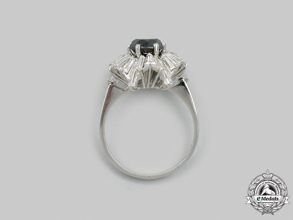 jewellery._a_platinum&_black_diamond_ring_m21_273_1