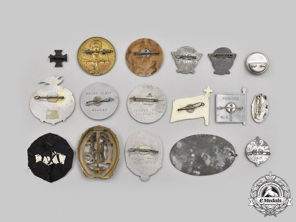 germany,_third_reich._a_mixed_lot_of_badges_m21_313_1