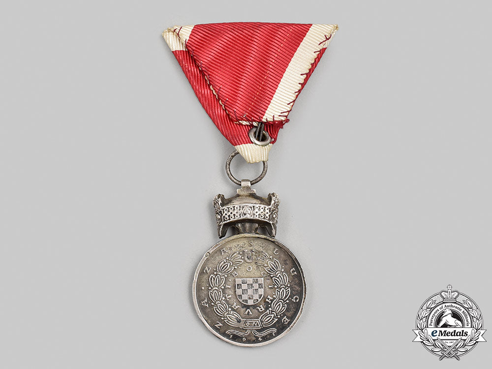 croatia,_independent_state._an_order_of_the_crown_of_king_zvonimir,_silver_grade_medal,_braća_knaus,_c.1941_m21_896_1