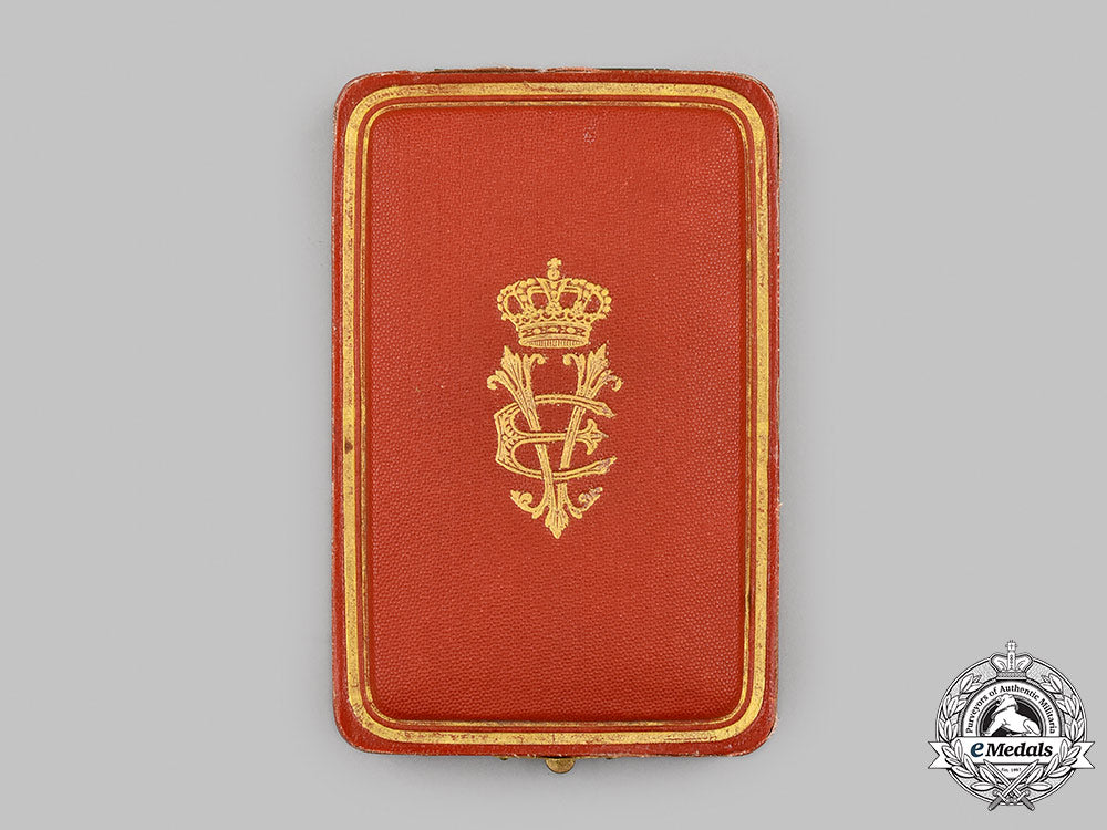 italy,_kingdom._an_order_of_the_crown,_knight_with_case_m21__mnc1068