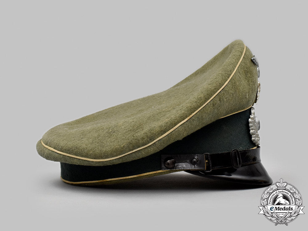 germany,_heer._an_infanterie-_regiment17_visor_cap,_with_owner_photo_m21__mnc1091_1
