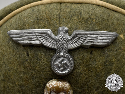 germany,_heer._an_infanterie-_regiment17_visor_cap,_with_owner_photo_m21__mnc1097_1