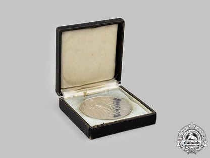 germany,_third_reich._a_medal_for_rescue_from_danger,_with_case,_by_the_prussian_mint_m21__mnc1344
