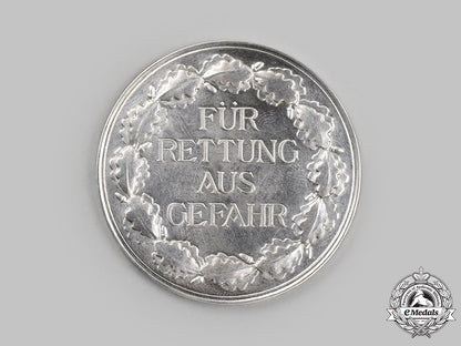 germany,_third_reich._a_medal_for_rescue_from_danger,_with_case,_by_the_prussian_mint_m21__mnc1347