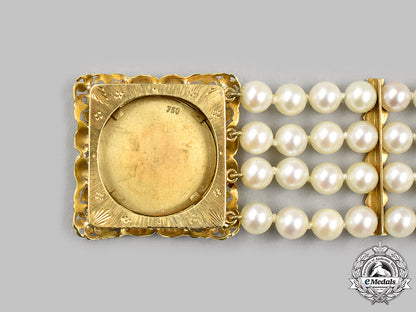 jewellery._a_victorian_yellow_gold,_diamond&_cultured_freshwater_pearl_portrait_bracelet_m21__mnc1602_1