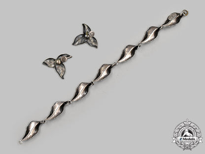 united_states._a_vintage_sterling_silver_bracelet&_earrings_set,_by_danecraft,_c.1965_m21__mnc1625_1