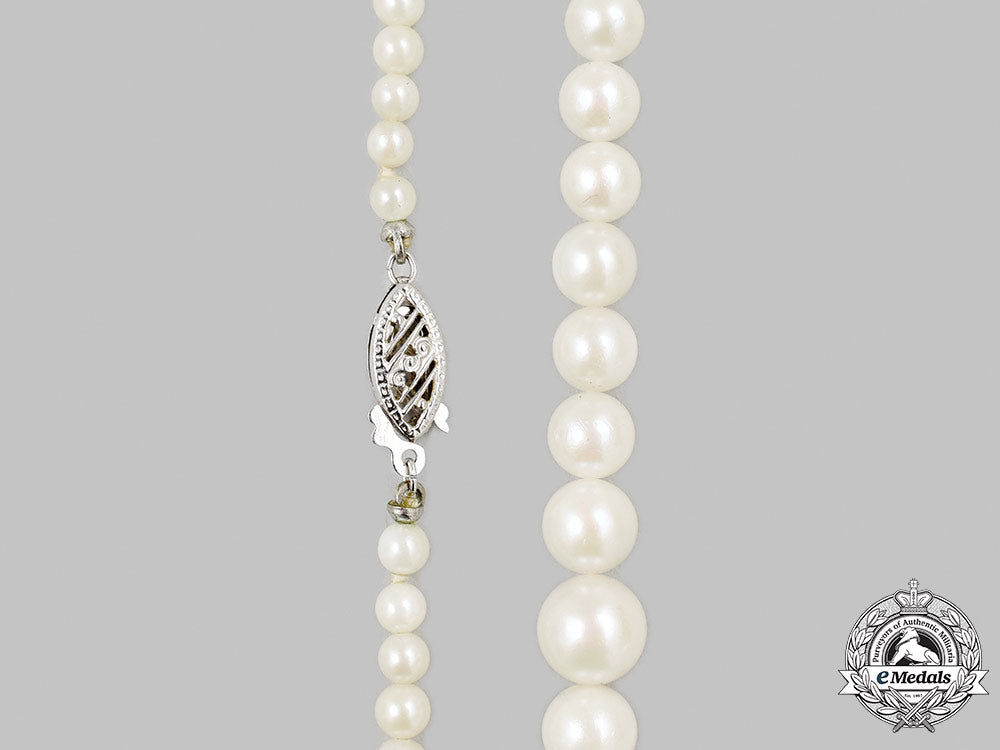 jewellery._a_lot_of_two_watches&_a_pearl_necklace_m21__mnc1637_1