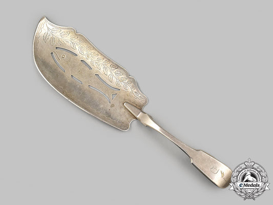 canada._a_silver_slotted_fish_serving_utensil_by_george_savage&_son,_c.1840_m21__mnc1674_1