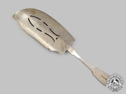 canada._a_silver_slotted_fish_serving_utensil_by_george_savage&_son,_c.1840_m21__mnc1676_1