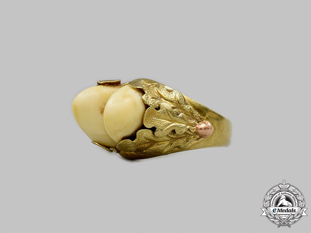 germany._a_custom_yellow_gold_deer_tooth_ring,_c.1930_m21__mnc1682