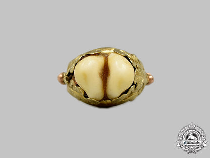 germany._a_custom_yellow_gold_deer_tooth_ring,_c.1930_m21__mnc1683