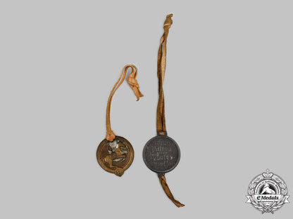 germany._a_pair_of_sports_medallion_fobs_m21__mnc2082_1
