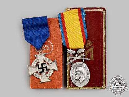 international._a_pair_of_service_decorations_m21__mnc2096