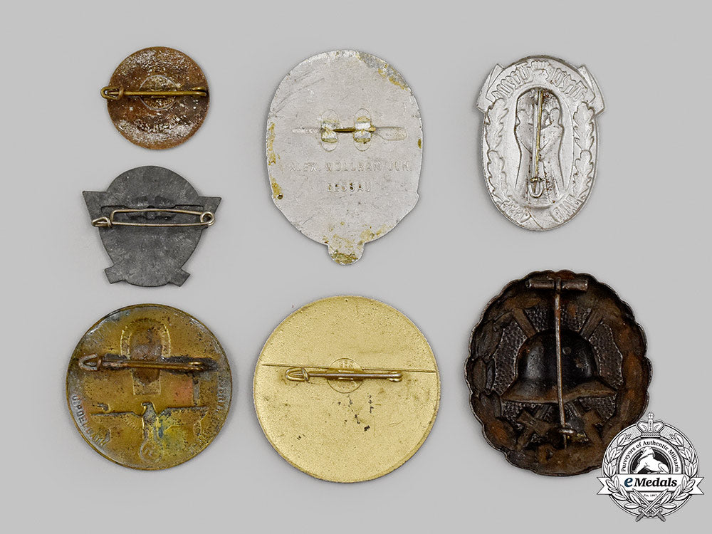 germany,_third_reich._a_mixed_lot_of_badges_m21__mnc2106_1