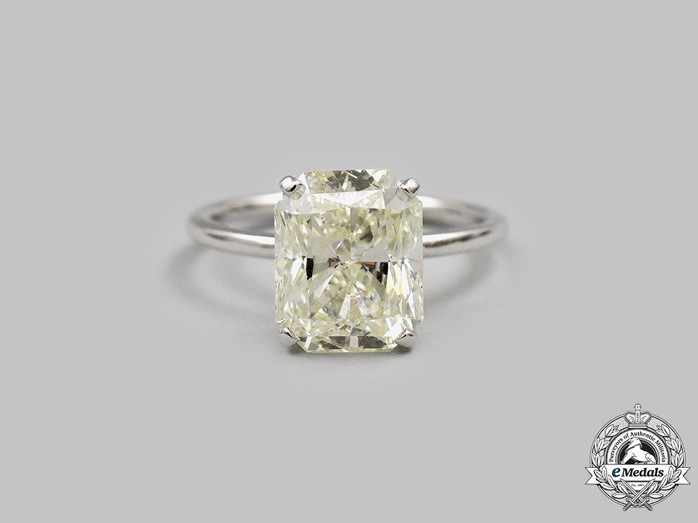 jewellery._a_white_gold&_rectangular5_ct_diamond_solitaire_engagement_ring_m21__mnc2358_1