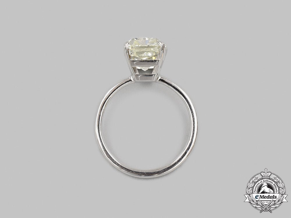 jewellery._a_white_gold&_rectangular5_ct_diamond_solitaire_engagement_ring_m21__mnc2361_1