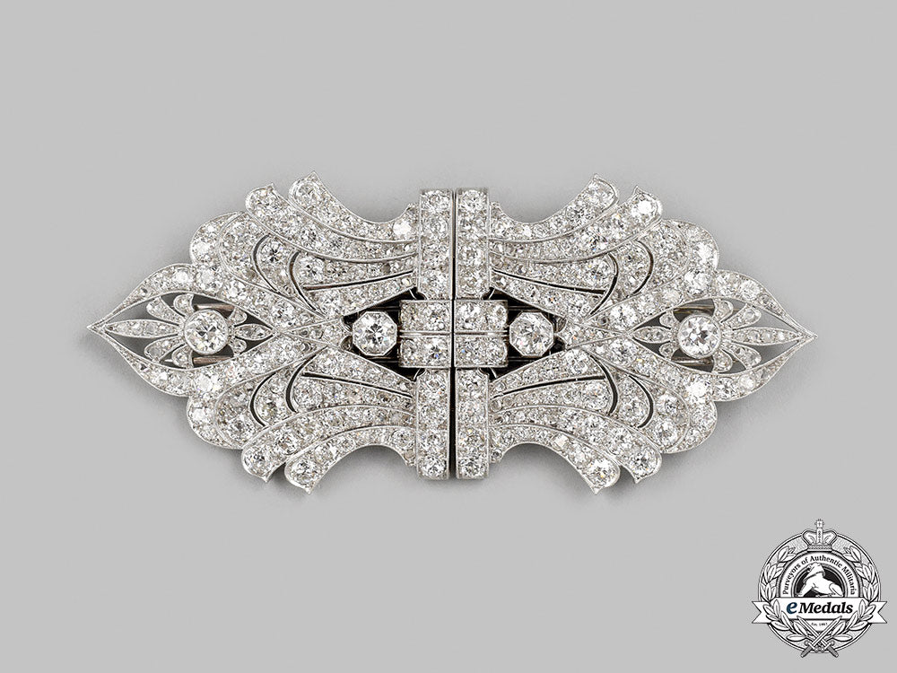 jewellery._a_custom_handmade_platinum&_diamond_brooch,_c.1925_m21__mnc2364_1_1