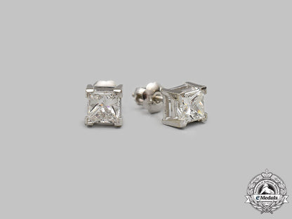 jewellery._a_pair_of_white_gold_princess_cut_diamond_stud_earrings_m21__mnc2417_1