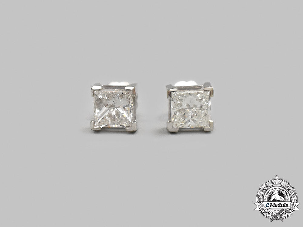 jewellery._a_pair_of_white_gold_princess_cut_diamond_stud_earrings_m21__mnc2421_1
