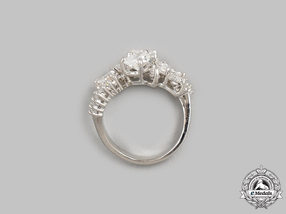 jewellery._a_platinum&_diamond_ring_m21__mnc2512_1