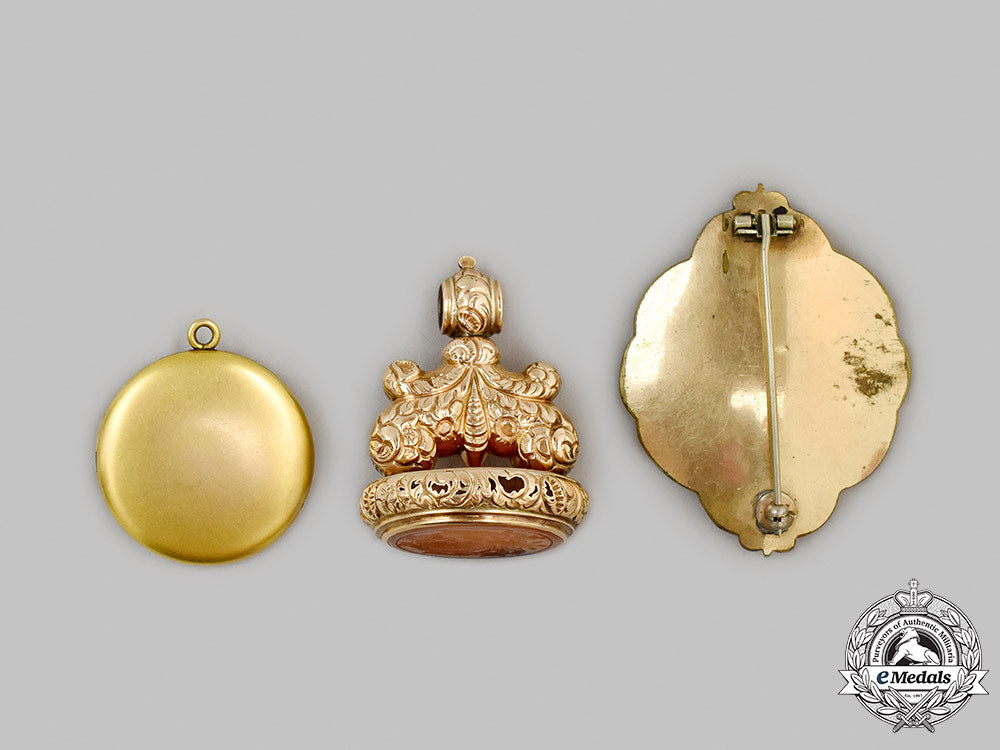 jewellery._a_lot_of_antique_jewellery_m21__mnc2609