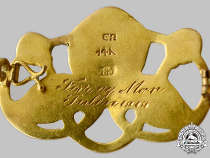 jewellery._an_art_nouveau_yellow_gold_brooch,_c.1910_m21__mnc2618