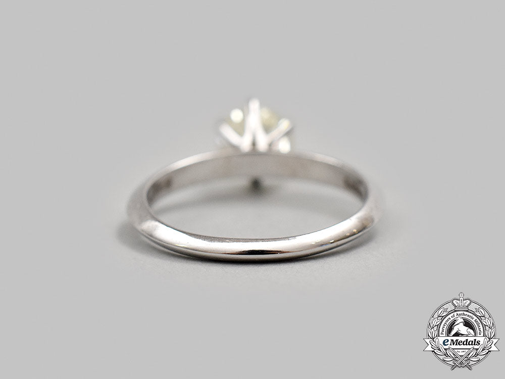 jewellery._a_white_gold&_diamond_solitaire_ring_m21__mnc2662_1