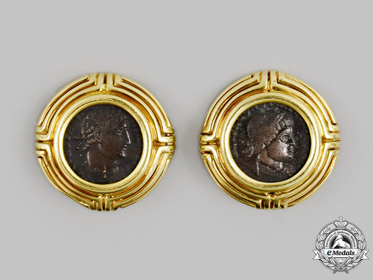 jewellery._a_pair_of_yellow_gold_clip_on_earrings_with_bronze_roman_coins_m21__mnc2671_1