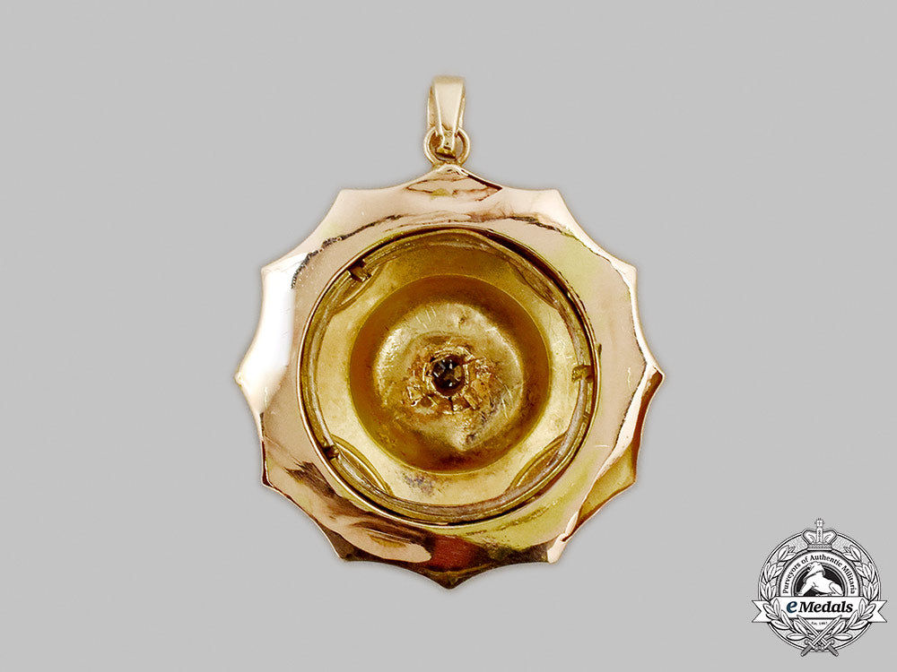 jewellery._an_antique_yellow_gold_and_diamond_pendant,_c.1900_m21__mnc2690_1