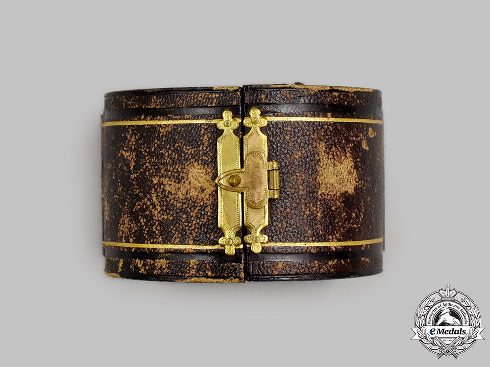 jewellery._a_victorian_yellow_gold_buckle_bangle_with_case,_c.1870_m21__mnc2696_1