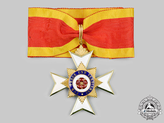 lippe-_detmold,_principality._a_house_order_of_the_honour_cross,_ii_class_cross_in_gold,_type_ii_m21__mnc4615_0904_1