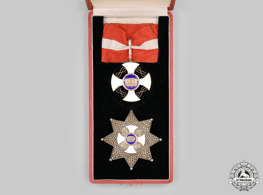 italy,_kingdom._an_order_of_the_crown,_ii_class_grand_officer,_by_e.gardino,_c.1945_m21_mnc3355