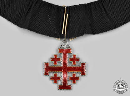 vatican._an_order_of_the_holy_sepulchre_of_jerusalem,_ii_class_commander_for_gentleman_with_trophy_of_arms,_c.1930_m21_mnc3505_1