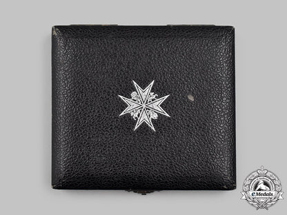 united_kingdom._an_order_of_st._john,_serving_sister_breast_badge,_cased,_named_to_mrs._myra_b._bruce1946_m21_mnc5440