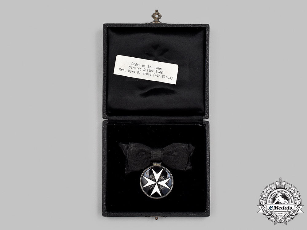 united_kingdom._an_order_of_st._john,_serving_sister_breast_badge,_cased,_named_to_mrs._myra_b._bruce1946_m21_mnc5441