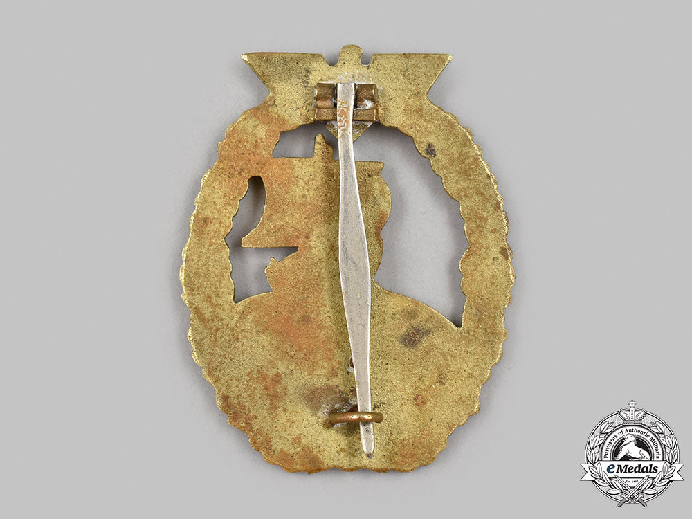 germany,_kriegsmarine._an_auxiliary_cruiser_war_badge,_by_c.e._juncker_m21_mnc5535_1