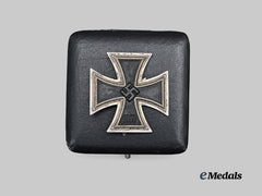 Germany, Wehrmacht. A 1939 Iron Cross I Class, with Case, by Rudolf Souval