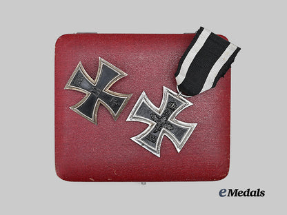 germany,_imperial._a1914_iron_cross_i_i_and_i_class_set,_with_luxury_case_e_medals__g62692_5