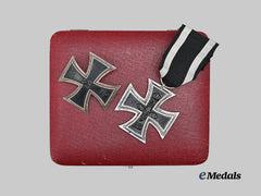 Germany, Imperial. A 1914 Iron Cross II and I Class Set, with Luxury Case