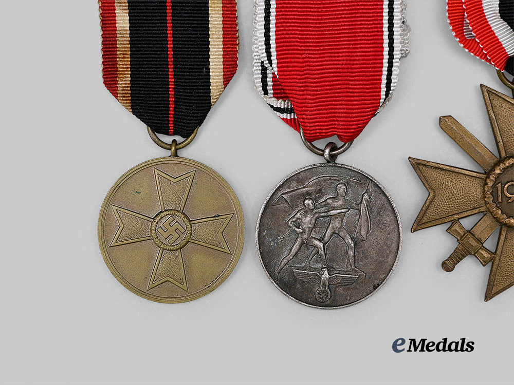germany,_third_reich._a_mixed_lot_of_awards_for_military_and_civil_service_e_medals__g62617_4
