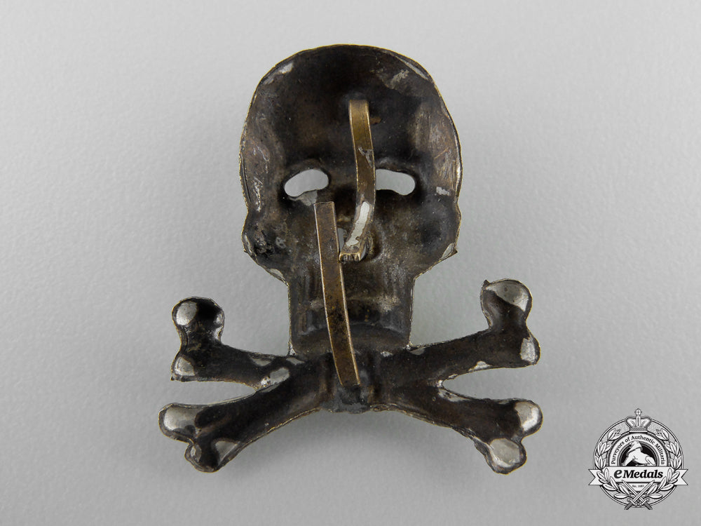 a_braunschweiger_totenkopf(_skull)_officer’s_cap_insignia_for_the_infantry_regiment_nr.92_or_hussars.17_m_016