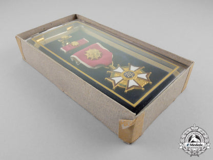 united_states._a_legion_of_merit,_officer_with_case_m_062_1