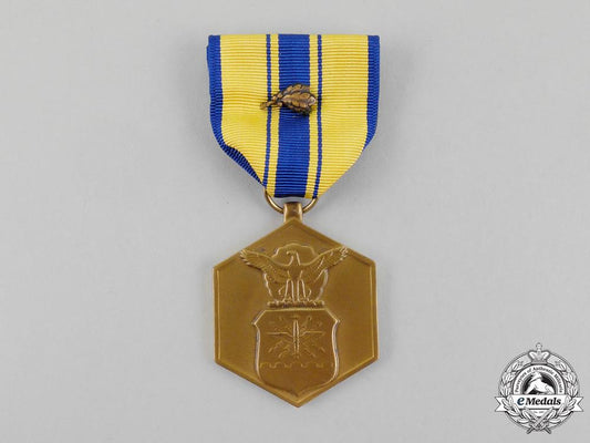 united_states._an_air_force_commendation_medal_with_oak_leaf_cluster,_cased,_to_alton_o._eckhardt_m_095_1