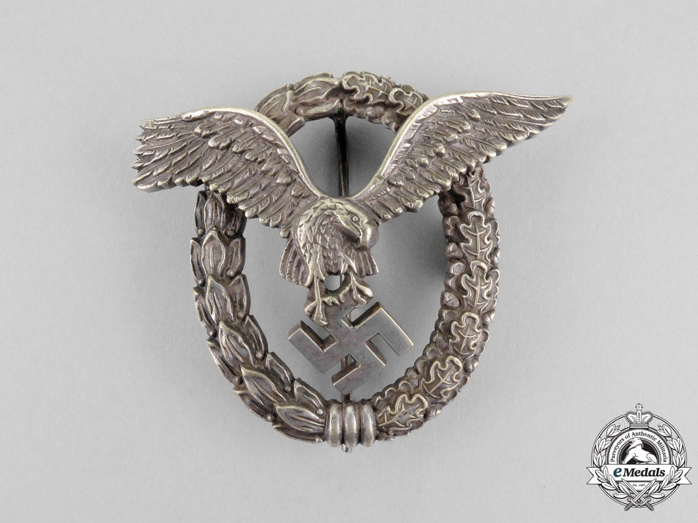 germany._a_luftwaffe_pilot’s_badge_by_o.m._in_its_case_of_issue_m_215_1