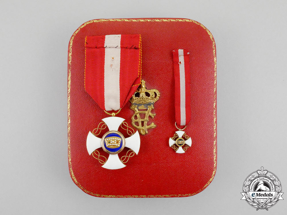 italy._a_fullsize_and_miniature_italian_order_of_the_crown_of_italy,_knight,_cased_m_299_2_1