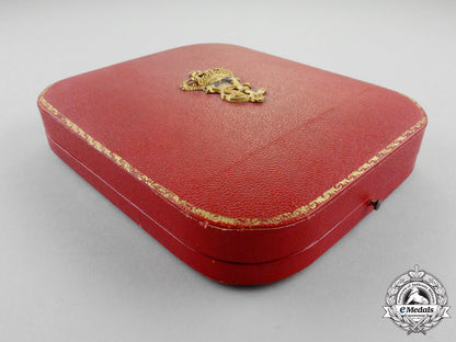 italy._a_fullsize_and_miniature_italian_order_of_the_crown_of_italy,_knight,_cased_m_301_2_1