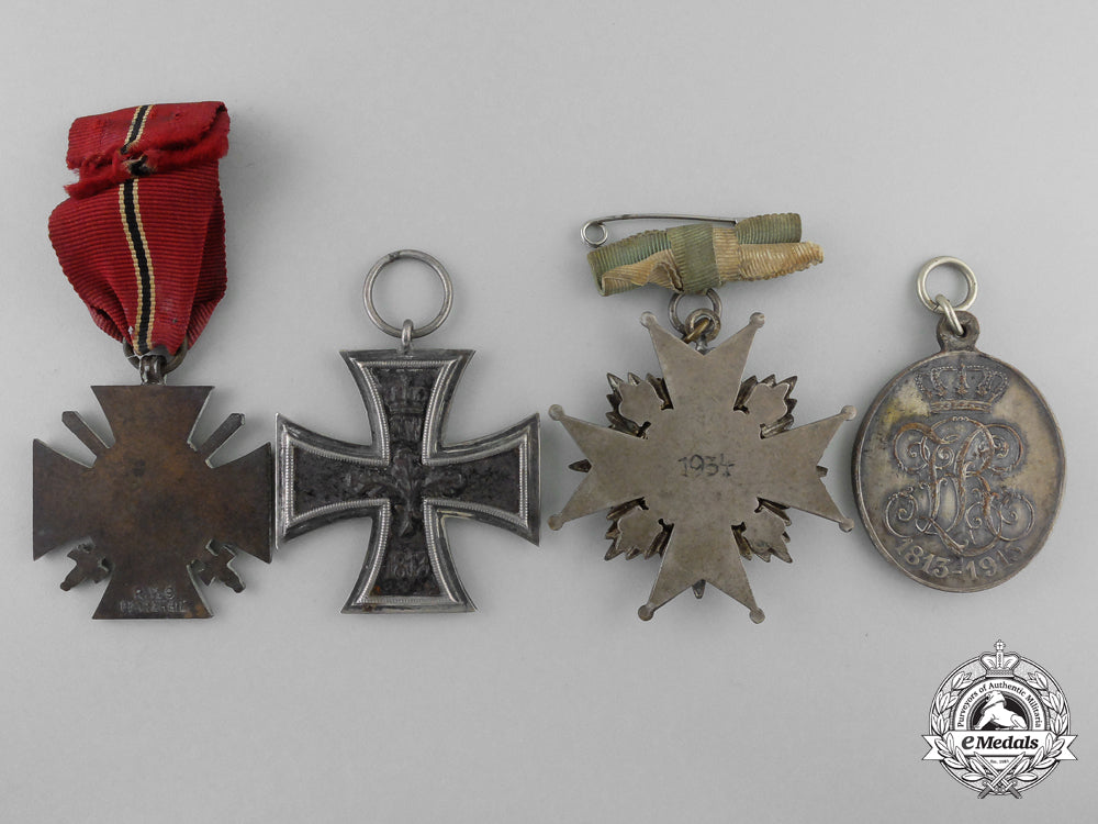 a_lot_of_first_war_period_german_medals&_awards_m_411