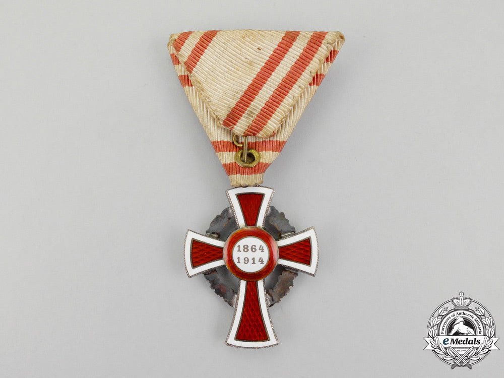 austria._an_austrian_honour_decoration_of_the_red_cross,2_nd_class_cross_with_war_decoration_m_634_1_1