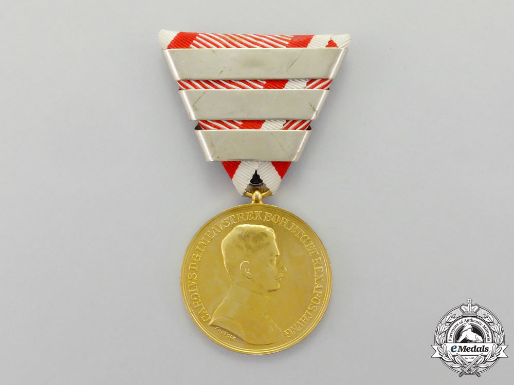 austria._an_austrian_bravery_medal,_gold_grade_with_three_clasps,_type_iv(_karl_i,1917-1918)_m_738_1