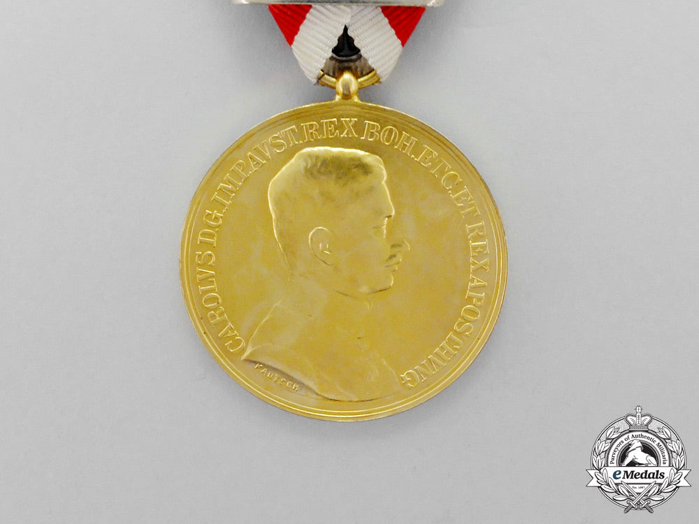 austria._an_austrian_bravery_medal,_gold_grade_with_three_clasps,_type_iv(_karl_i,1917-1918)_m_739_1